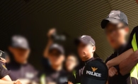 [포토]기습시위 10여분만에 연행 