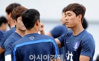 [포토]박주영, '(이)근호야! 꿀밤 맞고 시작해야지~'