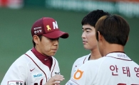 [포토]넥센 선발 하영민, '산뜻하게 출발했어요~'
