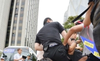 [포토]주저앉은 운구행렬 