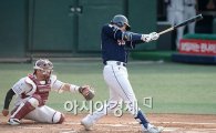 [포토]김현수, '선취 1타점 적시타 작렬'