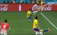 브라질 개막전, 크로아티아와 경기 도중 네이마르 '이단 옆차기'…"몇미터를 뛴거지?"