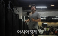 [포토]윤동식, '몸 좀 풀어볼까'