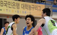 '허재 아들' 허훈, 장남 허웅 이어 신인상 "농구대통령 아들답네" 