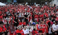 [포토]광화문광장을 가득 메운 붉은악마