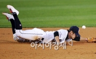 [포토]최주환,'간발의 차로 놓치네'