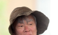 [포토]인사말하는 김훈 소설가 