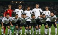 독일 8강 진출에 자국 언론 "알제리 상대로 형편없는 경기" 냉담