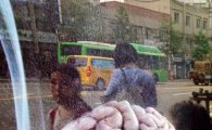 [포토]버스정류장에 걸린 금연 포스터