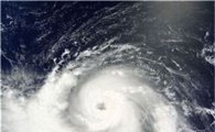 NASA 위성이 포착한 초강력 태풍 '너구리'