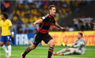 클로제, 호나우두 밀어내며 월드컵 최다골 기록 경신 "독일의 자랑"