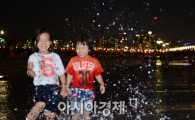 [포토]여름밤에 첨벙첨벙 