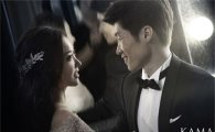 박지성 김민지 웨딩화보 공개, 영화 속 한 장면 같아 "감출 수 없는 미소"