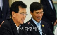 [포토]이시종 충북지사, 제8대 전국시도지사협의회장으로 선출 