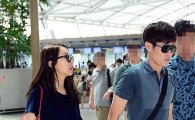박지성 커플신발 신고 김민지와 신혼여행 "프랑스 파리로 출국"