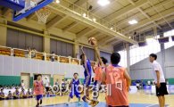 [포토]'프로 선수들과 미니게임 즐기는 유소년 참가자들'