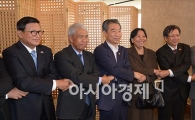 [포토]아세안국가 대사 만나는 정종섭 장관