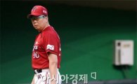 [포토]선동열 감독,'합의 판정감은 아니야'