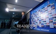 [포토]AG 대표팀 명단 발표하는 이광종 감독 