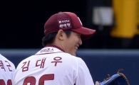 [포토]넥센 김대우,'강정호 호수비에 박수가 절로~'
