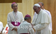 [포토]교황의 손에 입맞춤을 
