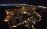 우주에서 찍은 '밤의 사진'…그 속에 정보 있다