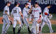 [포토]LG,'역전승은 언제나 짜릿해'