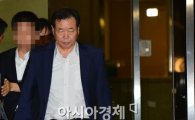 '철도비리' 조현룡 의원 현장 검증…"고급식당 방안서 돈 건네"