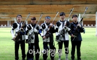[포토]포즈 취하는 50m 남자 소총 선수들