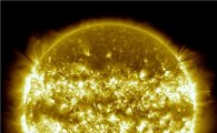 강렬한 빛…이글거리다 폭발하는 태양