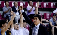 [포토]환호하는 은희석 감독,'승리가 보인다'