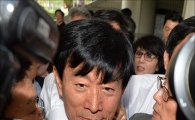 ‘원세훈 판결’ 법치주의 우려, 귀 막은 법원