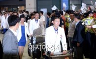 [포토]입국하는 북한 선수단