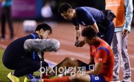 [포토]고통스러운 김신욱,'큰 부상 아니기를'