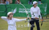 女 양궁 리커브 정다소미, 장혜진에 완승…"사이좋게 금·은 나눠 가졌다"