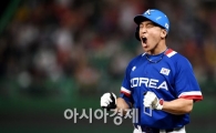 [포토]포효하는 손아섭,'쉽게 물러날 수 없지'