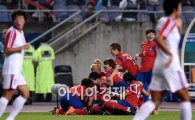 [포토]태극낭자들,'오늘은 북한 축구 잡는 날'