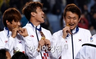 [포토]임창우,'금메달을 앙~ 물어볼까'
