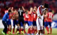 [포토]눈물 훔치는 북한 리용직