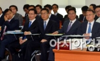 [포토]자리에 앉아 있는 임환수 국세청장