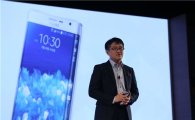 삼성 "스마트폰 모델 30% 줄이고 중저가 강화한다"  