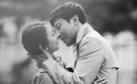 박건형 웨딩 사진 공개, 커플 트렌치코트 입고 '로맨틱 입맞춤'…"영화 스틸컷인 줄" 