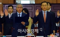 [포토]선서하는 국민수-김수남
