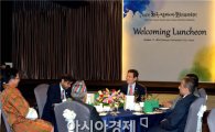 [포토]윤장현 광주시장, 한국·남아시아 문화장관 회의 참석