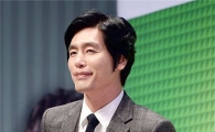 최성국 中서 제 2전성기…'아시아 빅3 표정 대장'