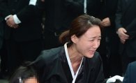 '신해철 발인' 소속사측 "장협착 수술 담당병원에 법적대응…사과도 없다"