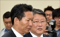 [포토]이야기하는 정청래·조원진