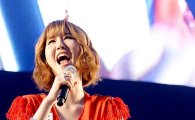 가수 윤수현, SNS영상 조회수 40만 돌파…'제2의 장윤정 될까' 