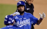 [포토]'쐐기 쓰리런' 나바로, '우승이 보인다'