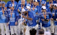 'MVP' 나바로 "한국서 첫 시즌…멋진 동료들에 감사"